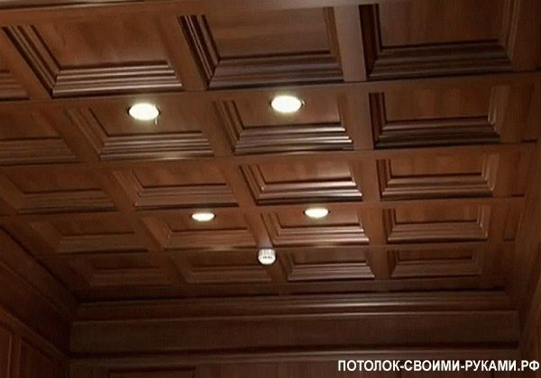 Потолок из необрезной доски под старину Потолок из необрезной доски под старину
