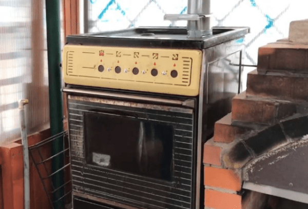 Коптильня из старой газовой плиты своими руками: как сделать, пошагово, видео Коптильня из старой газовой плиты своими руками: как сделать, пошагово, видео